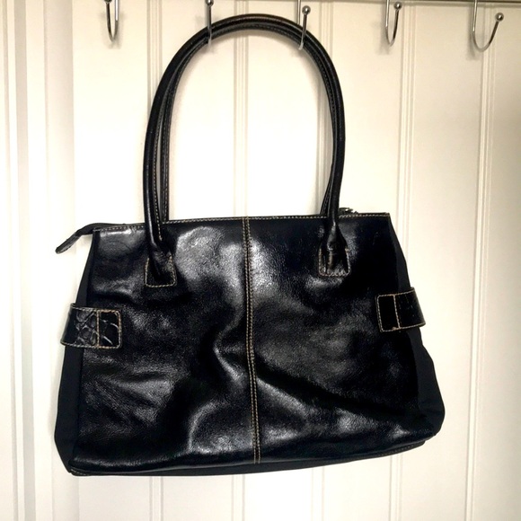 Franco Sarto classic black glossy leather purse - Picture 2 of 9